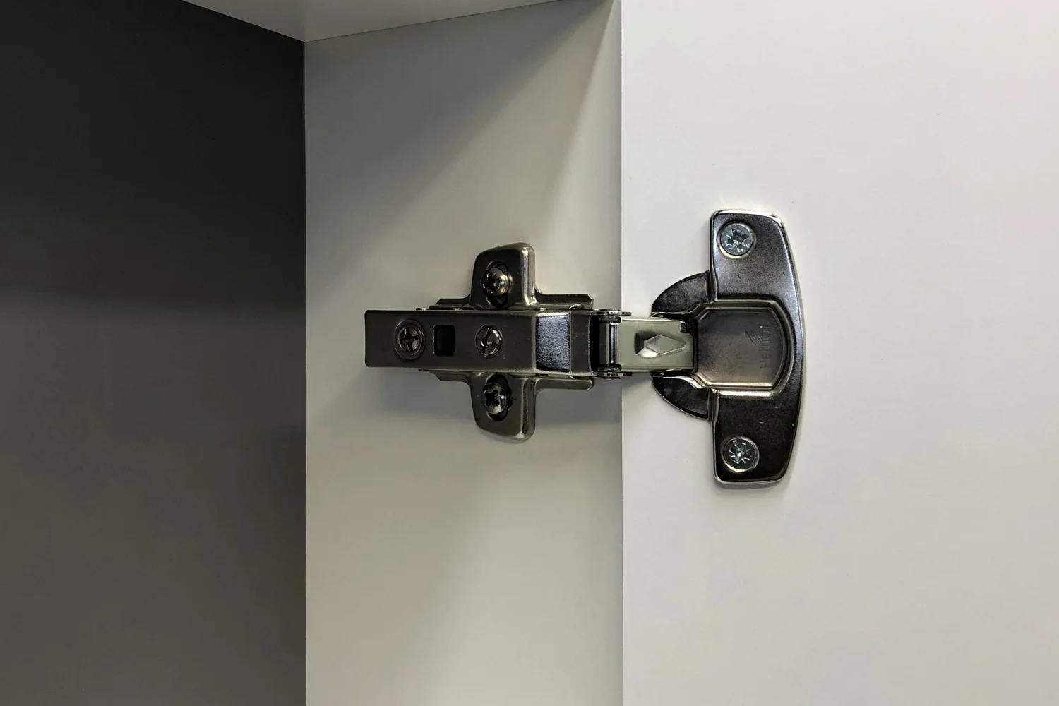 Приобрести сomforty зеркало-шкаф "милан-90" белый глянец