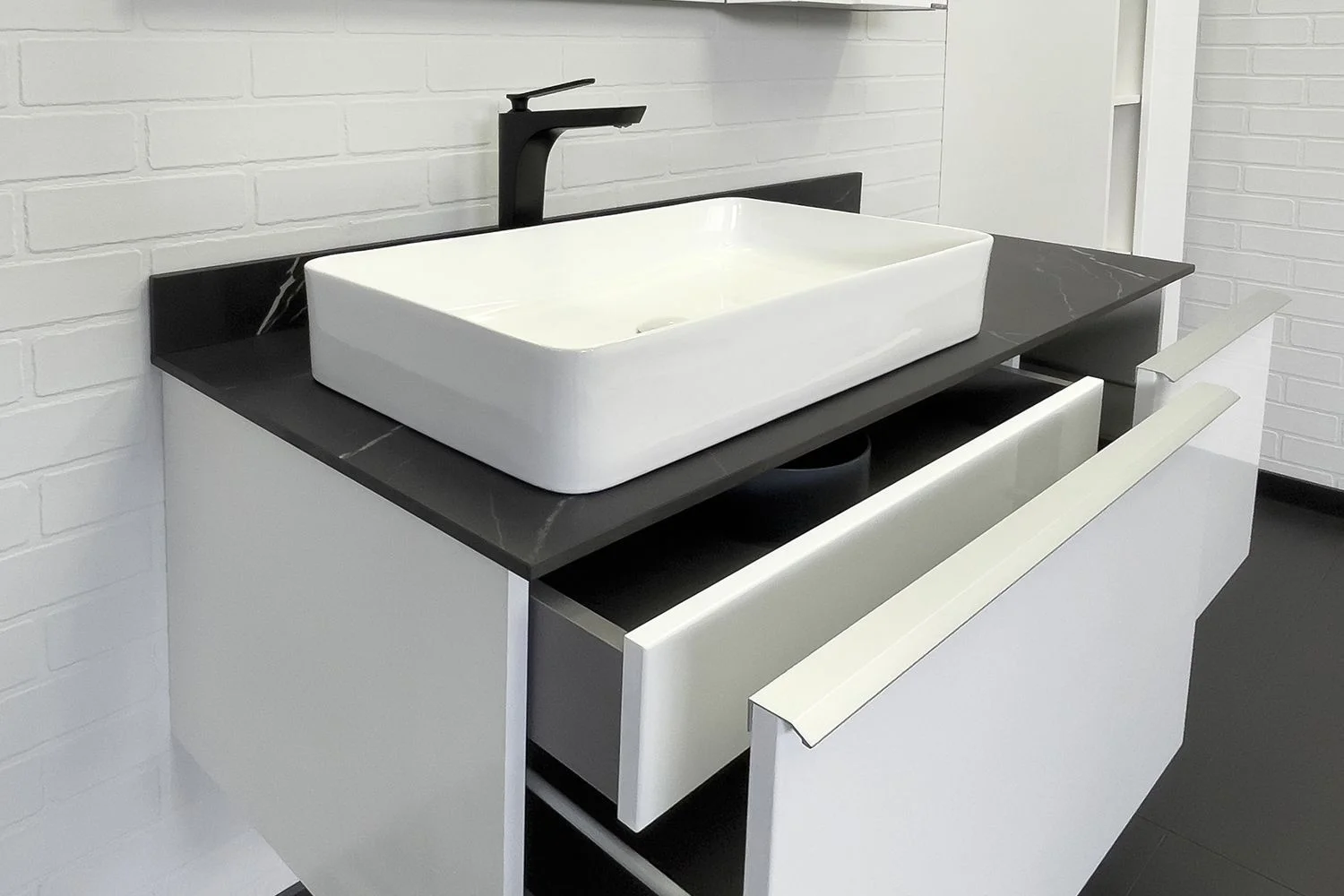 Приобрести сomforty тумба со столешницей и раковиной милан-120 белая с раковиной 78189