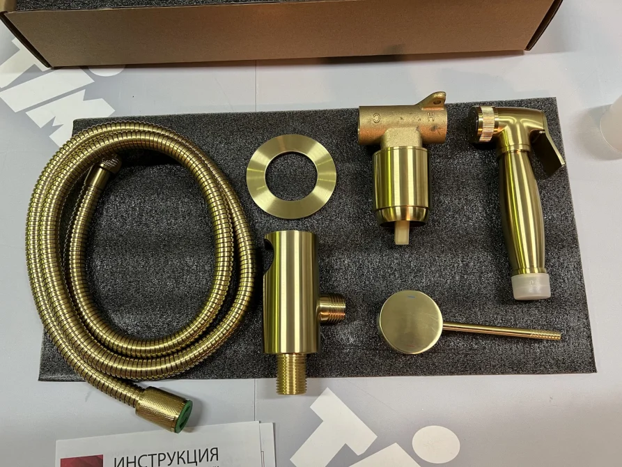 Приобрести смеситель встроенный с гигиеническим душем timo saona 2389/17sm золото матовое