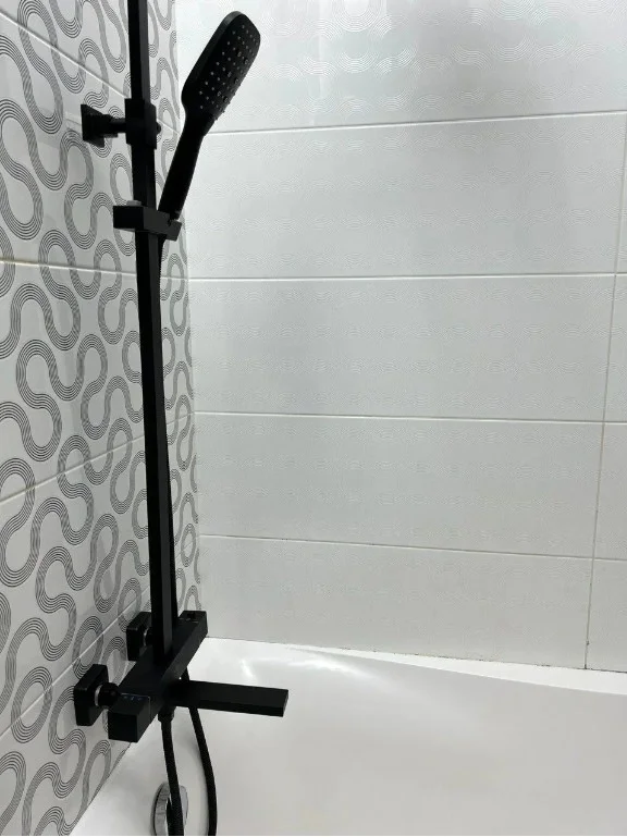 Приобрести душевая система vieir cielo 974 мм, с термостатом, черный v393561c