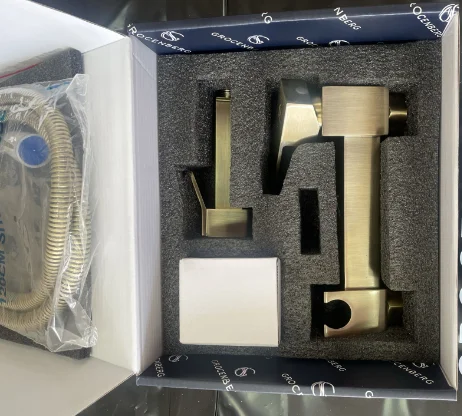 Приобрести grocenberg смеситель с гигиеническим душем, матовое золото gb101n-mg