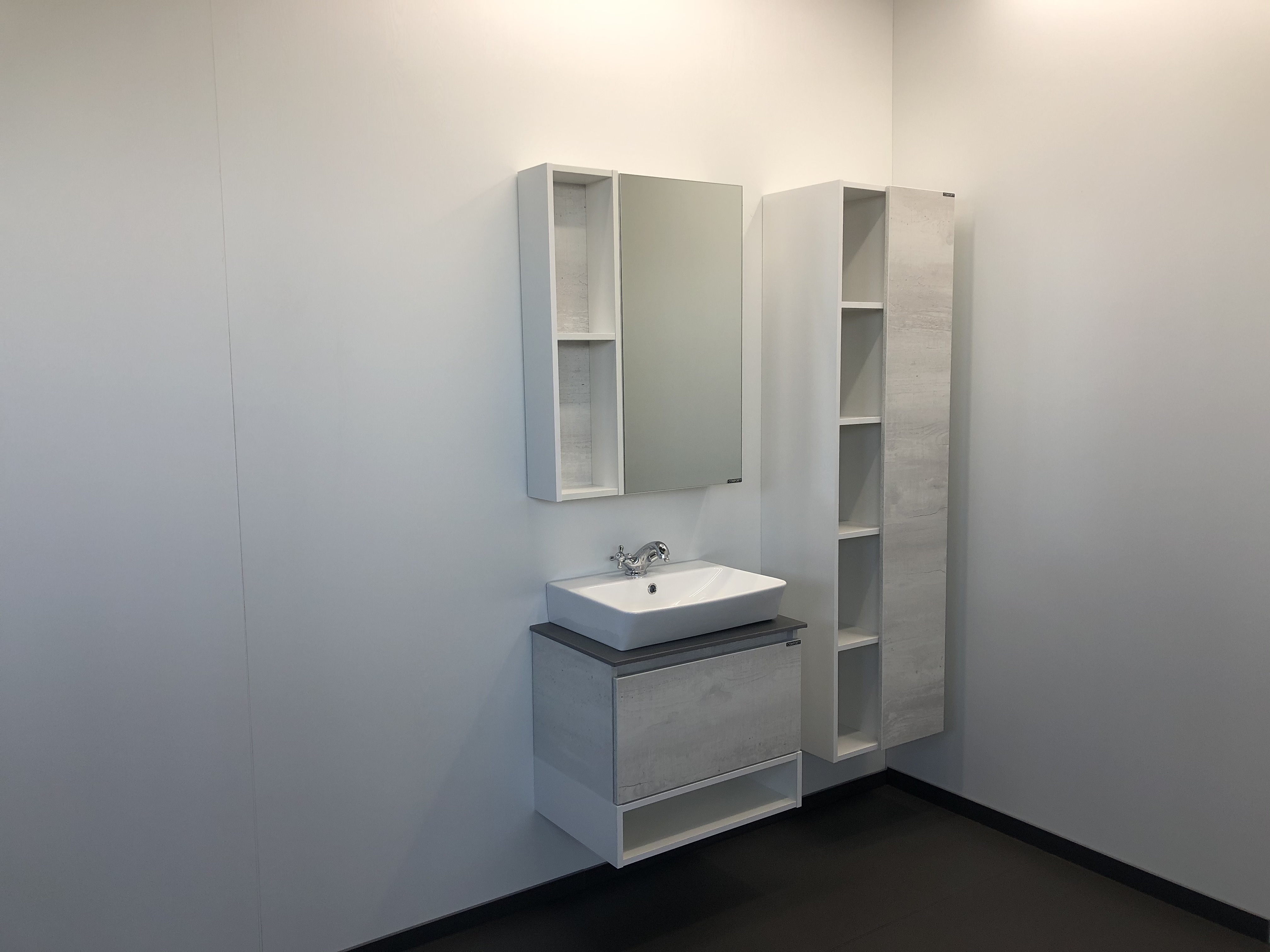 Приобрести сomforty зеркало-шкаф "прага-60" дуб белый