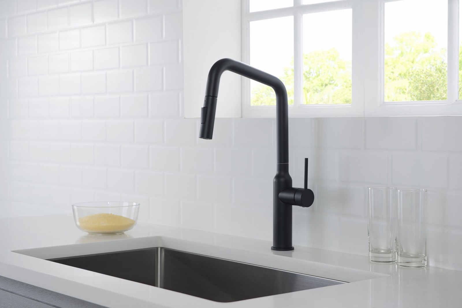 Приобрести смеситель для кухни с выдвижной лейкой timo saona 2386/03fl черный