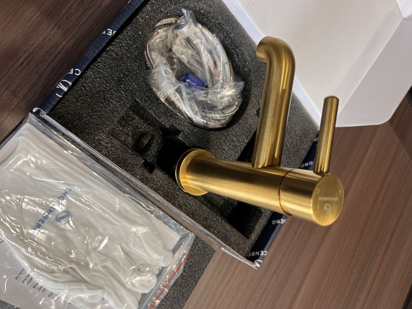 Приобрести grocenberg смеситель для раковины, брашированное золото gb2099gl