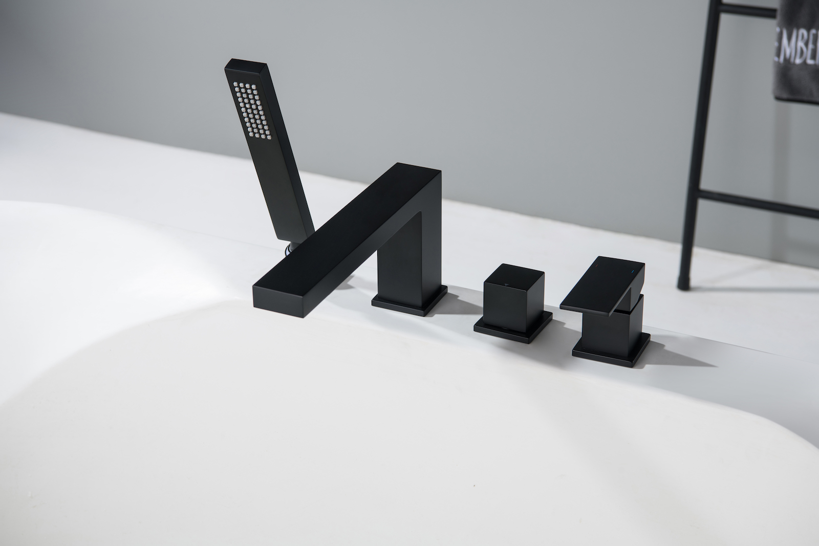 Приобрести смеситель для ванны с душем, врезной timo selene 2130/03y черный