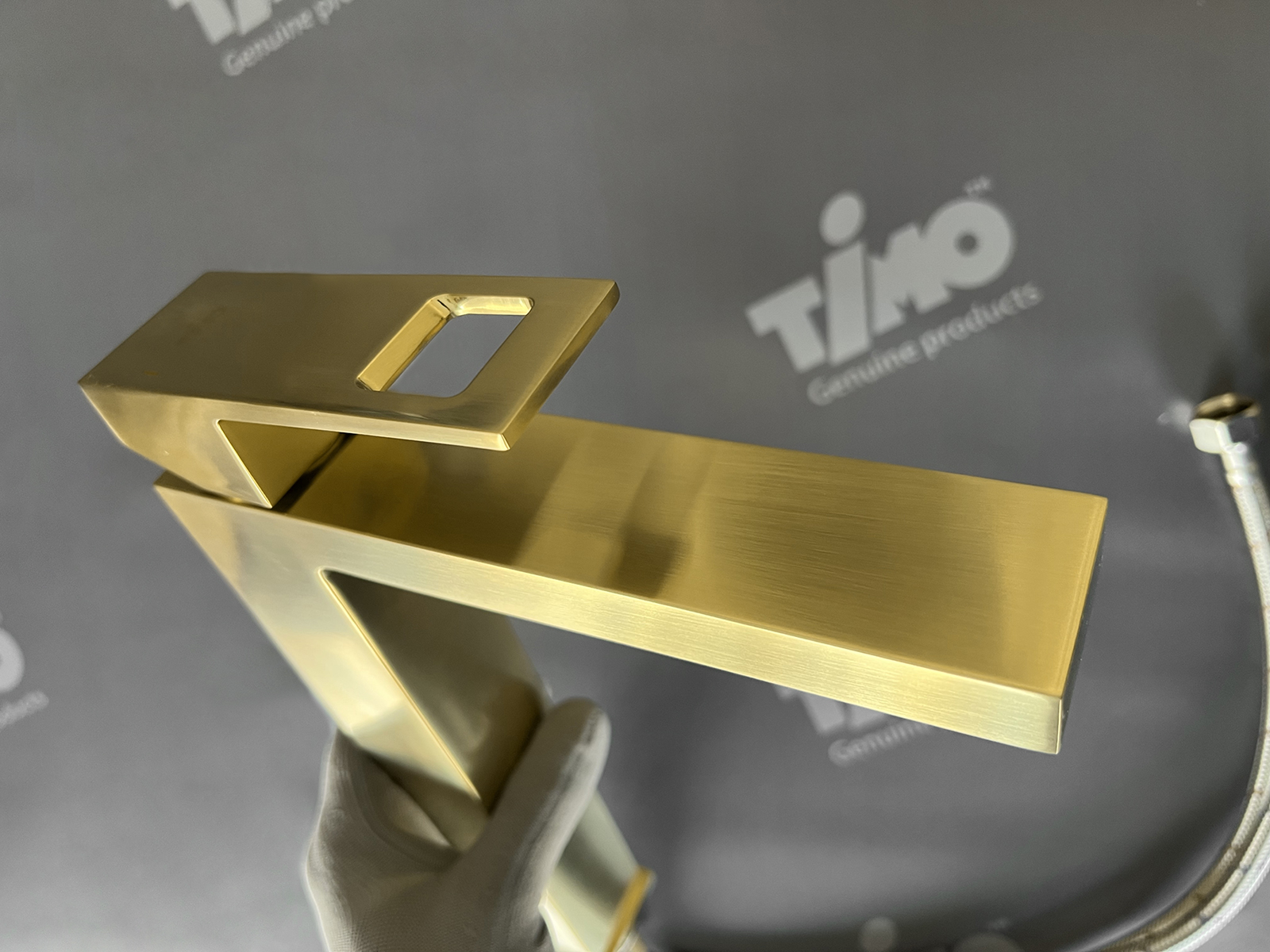 Приобрести смеситель для раковины-чаши timo briana 7111/17f золото матовое