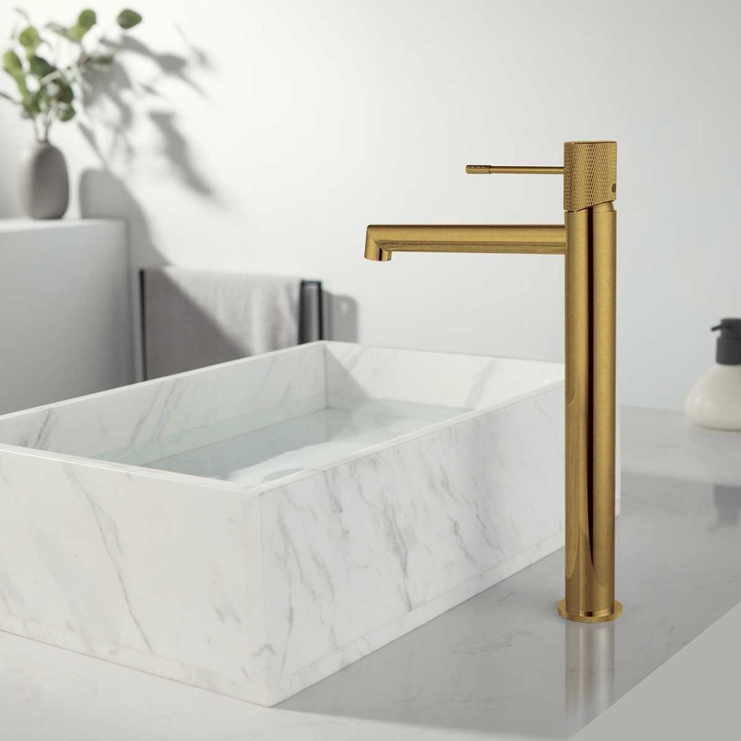 Приобрести vincea высокий смеситель для раковины desire, брашированное золото vbf-1d2bg