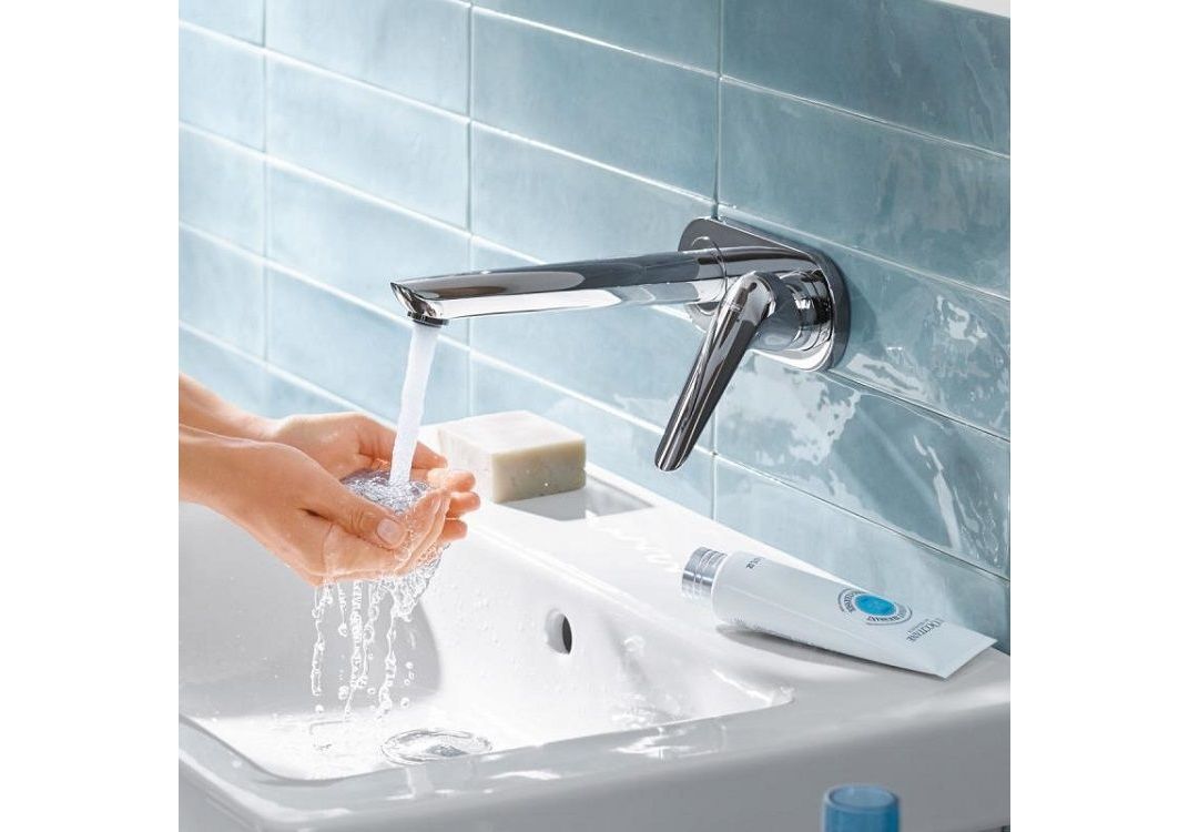 Приобрести 71127000 novus однорычажный смеситель для раковины, излив 195 мм, настенный, скрытый монтаж, хром (скрытая часть нужна 13622180)