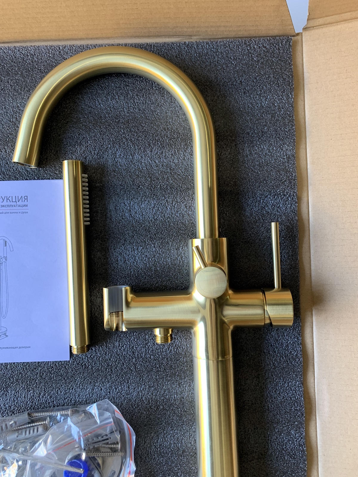 Приобрести смеситель напольный для ванны с душем timo saona 2310/17y-cr золото матовое