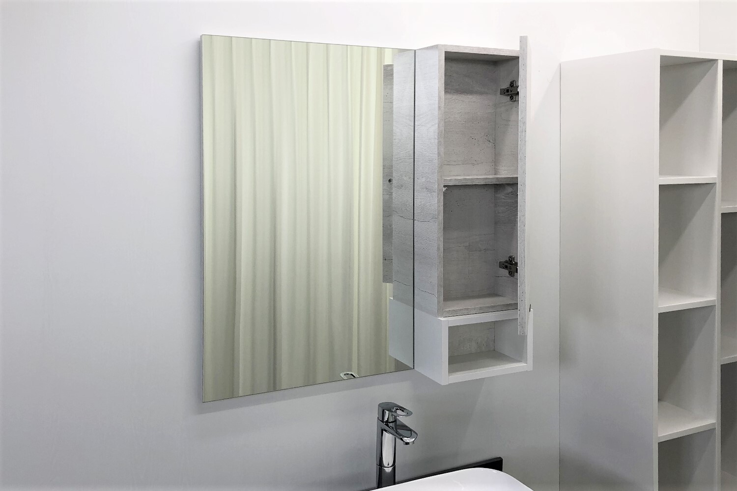 Приобрести сomforty зеркало-шкаф "прага-75" дуб белый