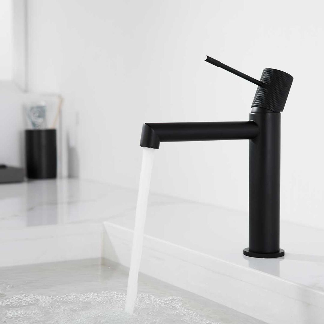 Приобрести vincea смеситель для раковины desire, черный матовый vbf-1d1mb