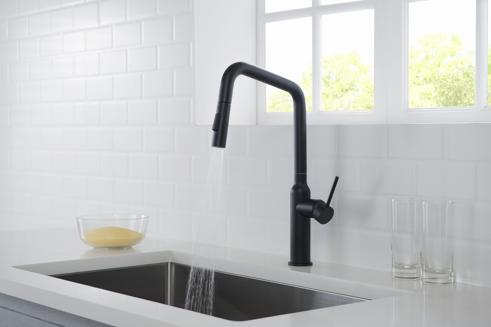 Приобрести смеситель для кухни с выдвижной лейкой timo saona 2386/03fl черный