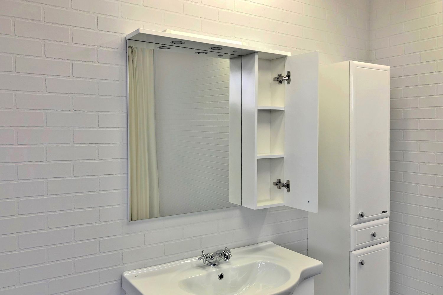 Приобрести сomforty зеркало-шкаф "сочи-85" белый глянец