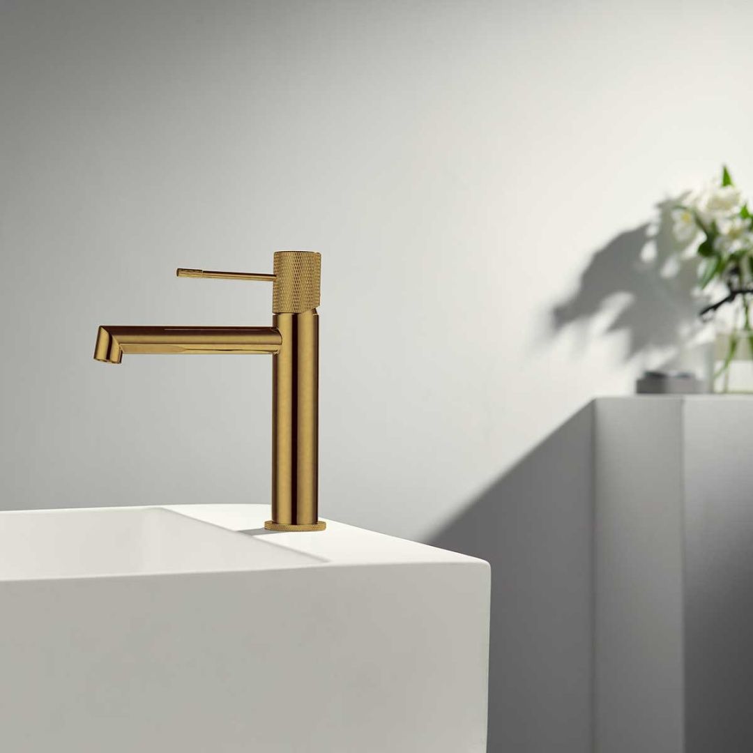 Приобрести vincea смеситель для раковины desire, брашированное золото vbf-1d1bg