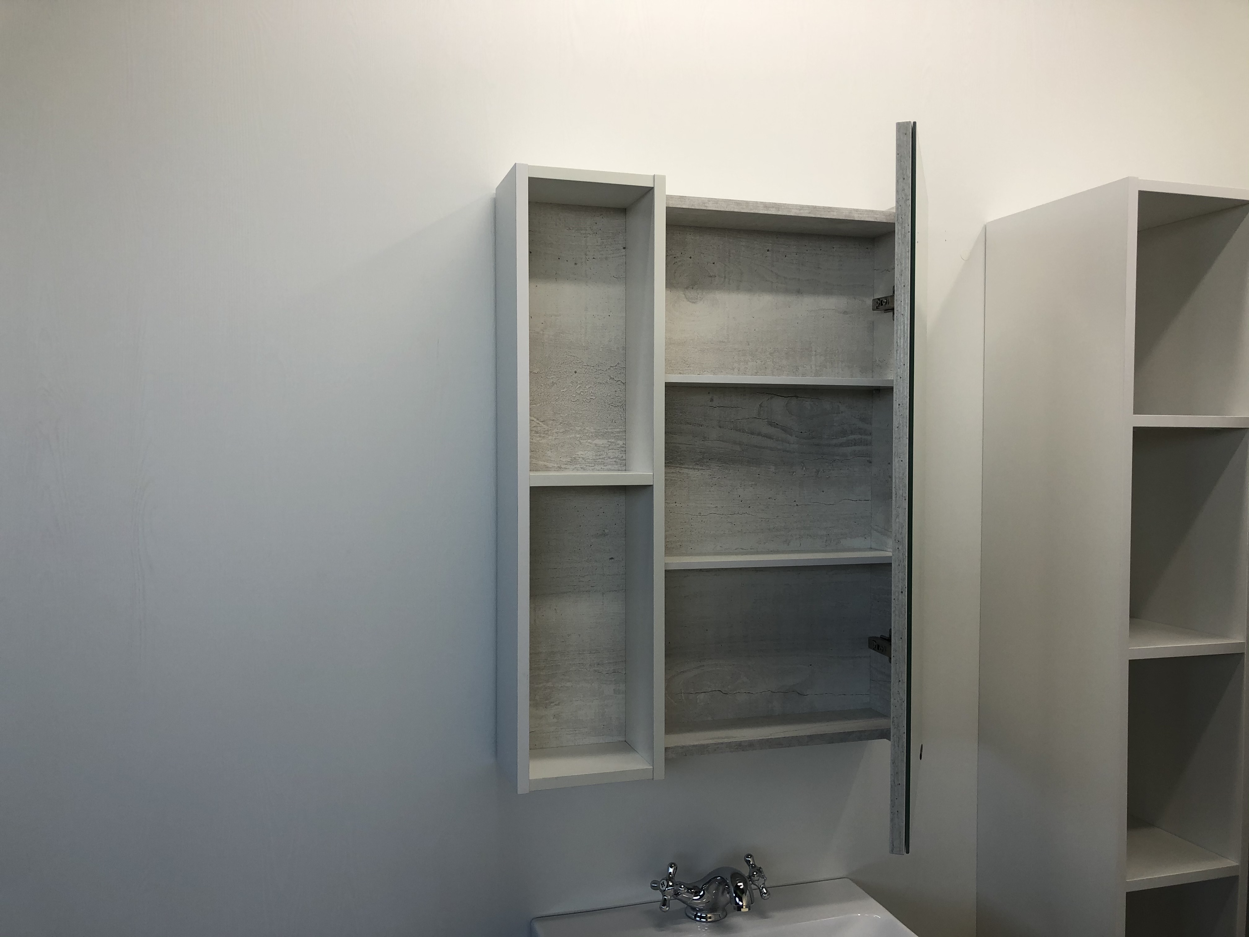 Приобрести сomforty зеркало-шкаф "прага-75" дуб белый