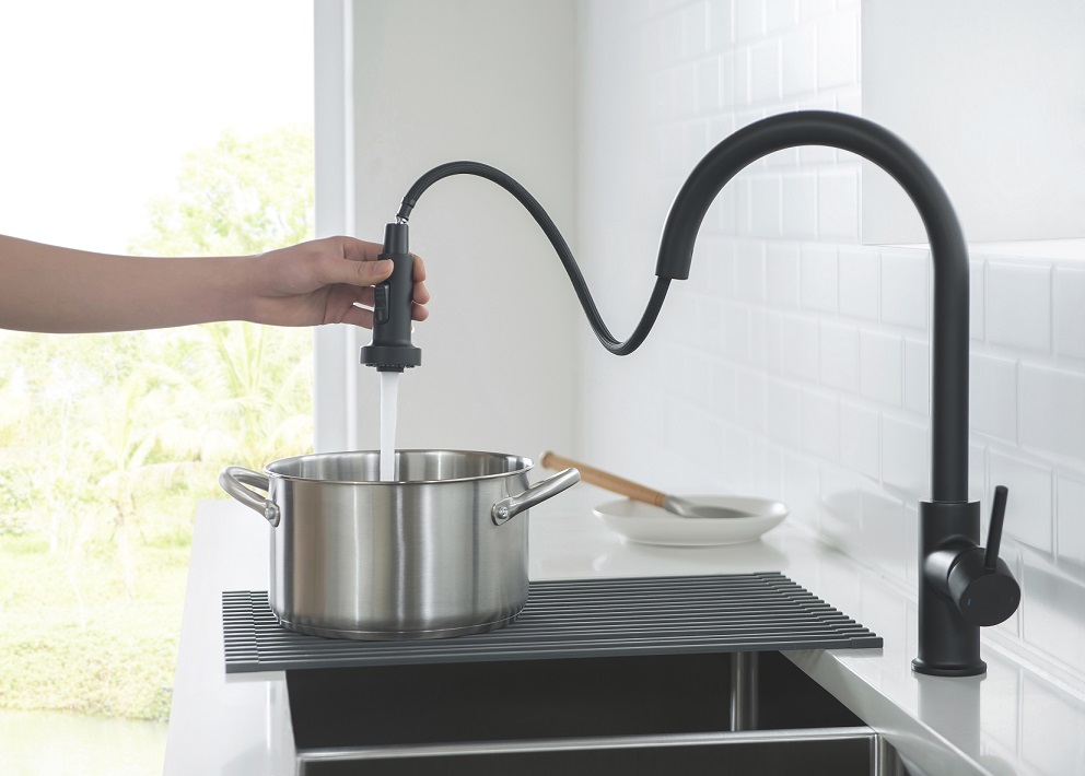 Приобрести смеситель для кухни с выдвижной лейкой timo saona 2316/03fl черный