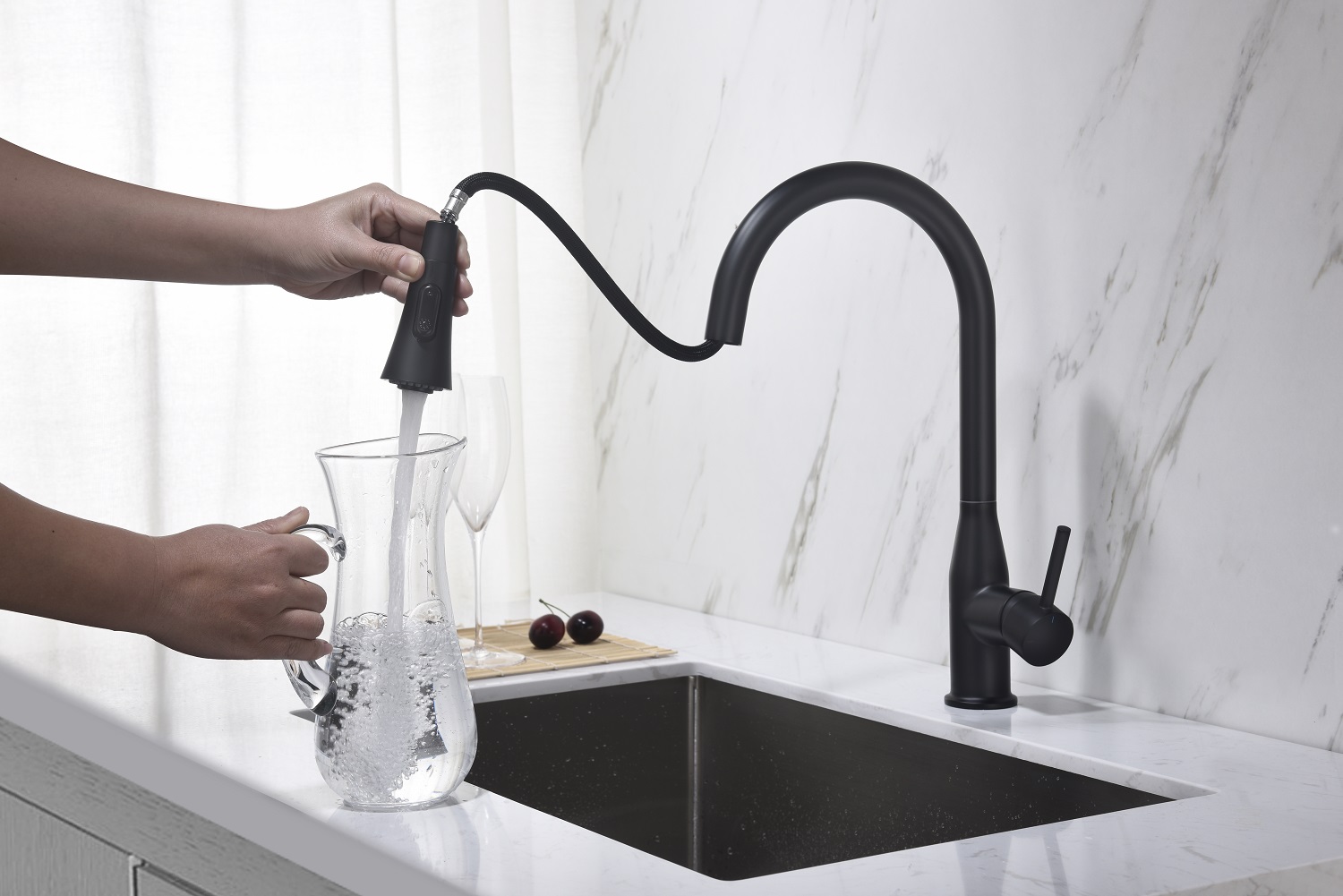 Приобрести смеситель для кухни с выдвижной лейкой timo saona 2336/03fl черный