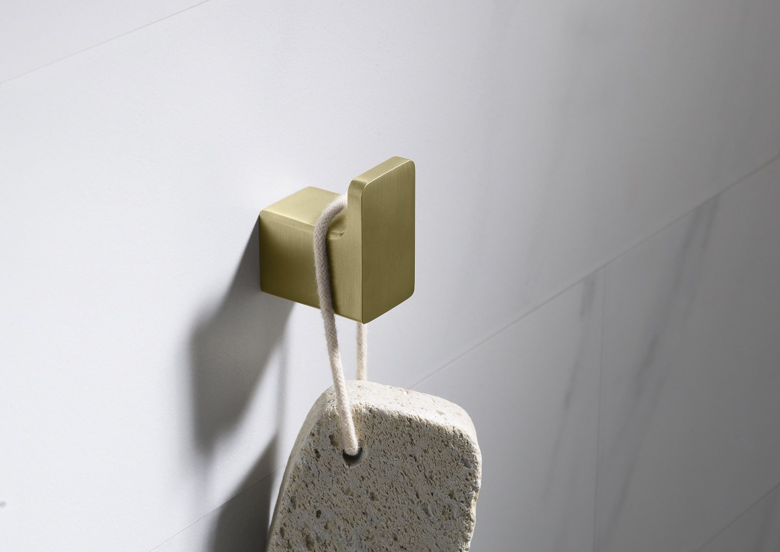 Приобрести крючок timo selene 17111/17 золото матовое