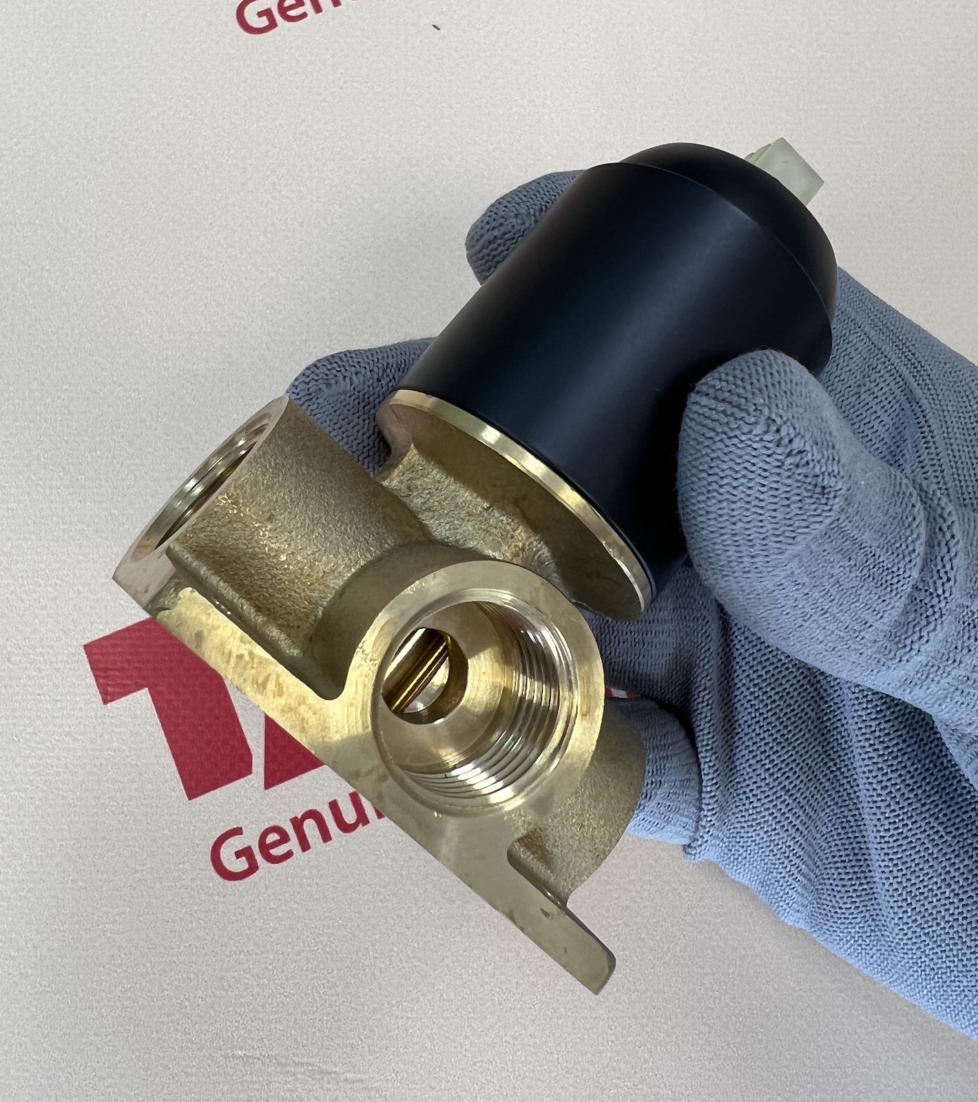 Приобрести смеситель встроенный с гигиеническим душем timo saona 2389/03sm черный