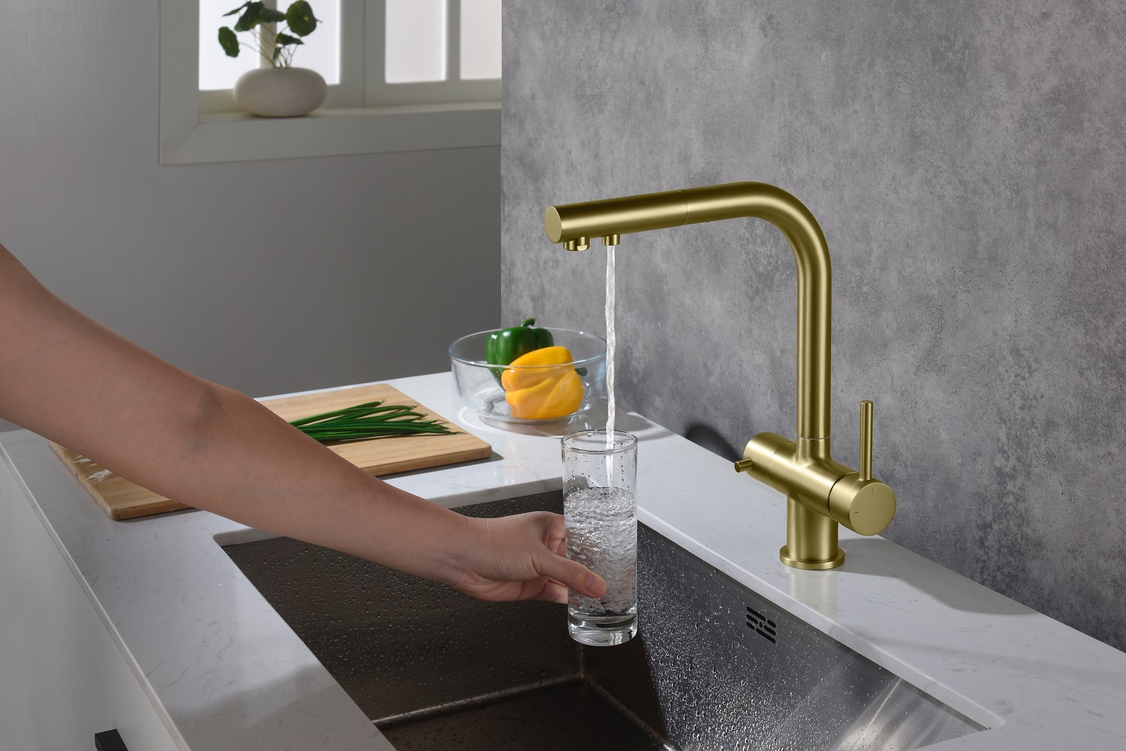 Приобрести смеситель для кухни с подключением фильтра и выдвижной лейкой timo saona 2356/17fl золото матовое