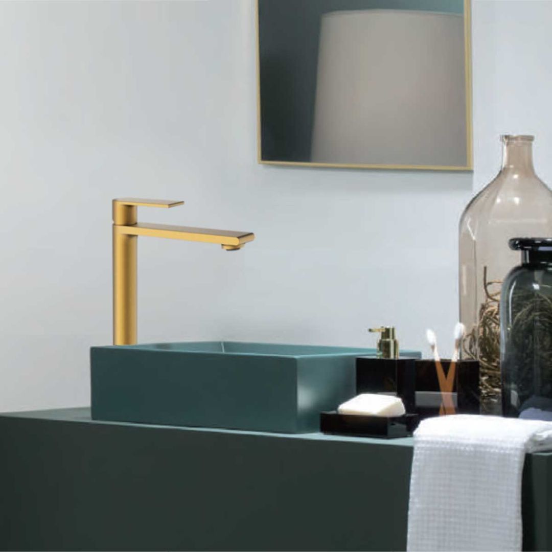 Приобрести vincea высокий смеситель для раковины vogue, брашированное золото vbf-1v2bg