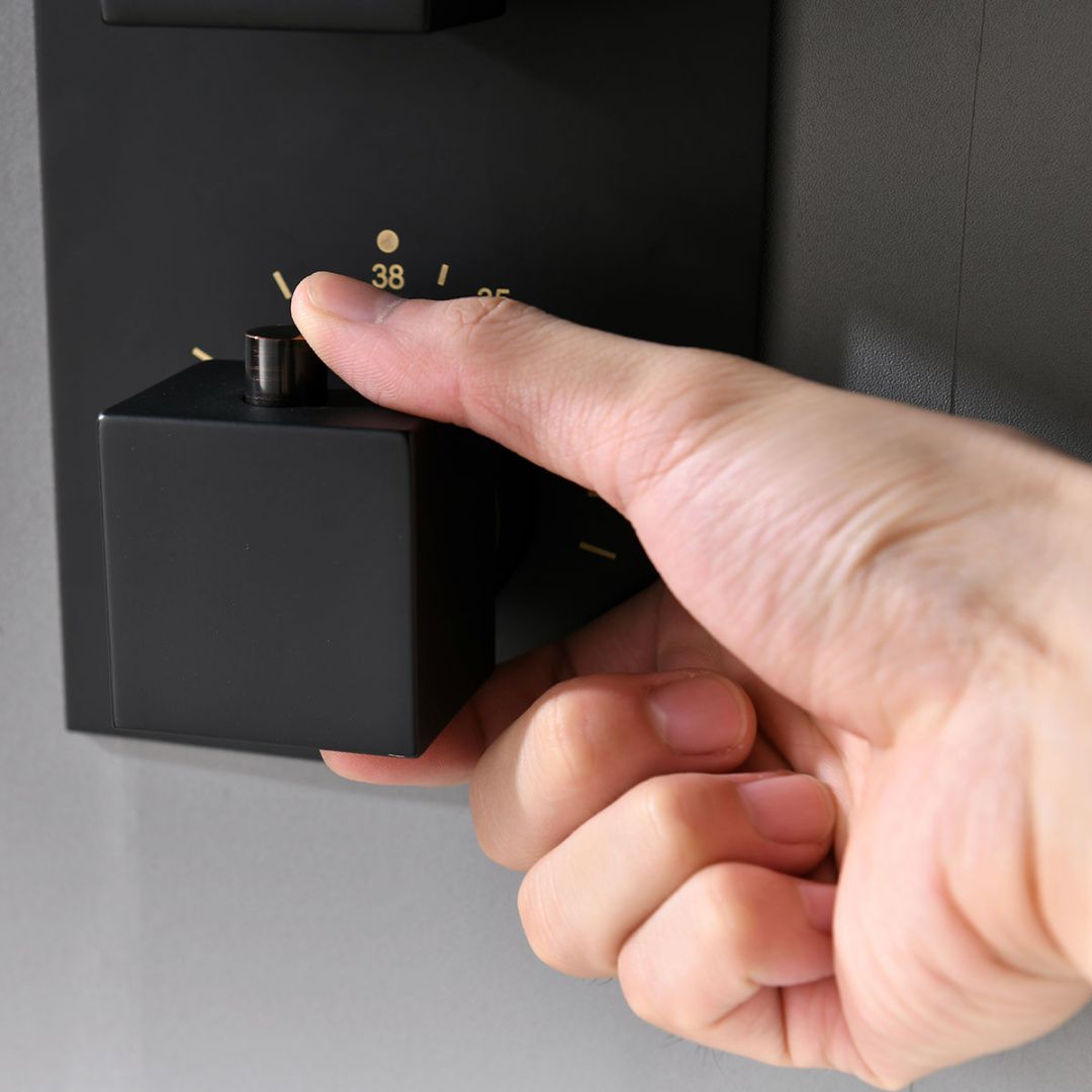 Приобрести vincea встраиваемая душевая система с термостатом, черная матовая vsfw-102tmb