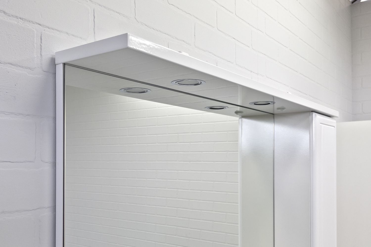 Приобрести сomforty зеркало-шкаф "сочи-100" белый глянец