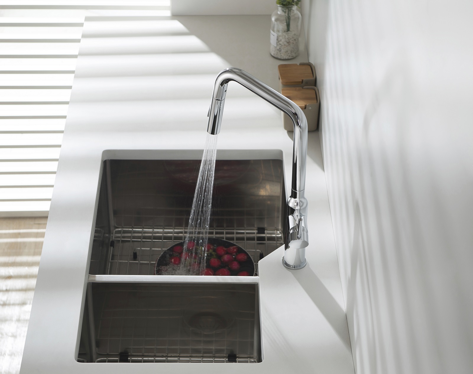 Приобрести смеситель для кухни с выдвижной лейкой timo saona 2386/00fl хром