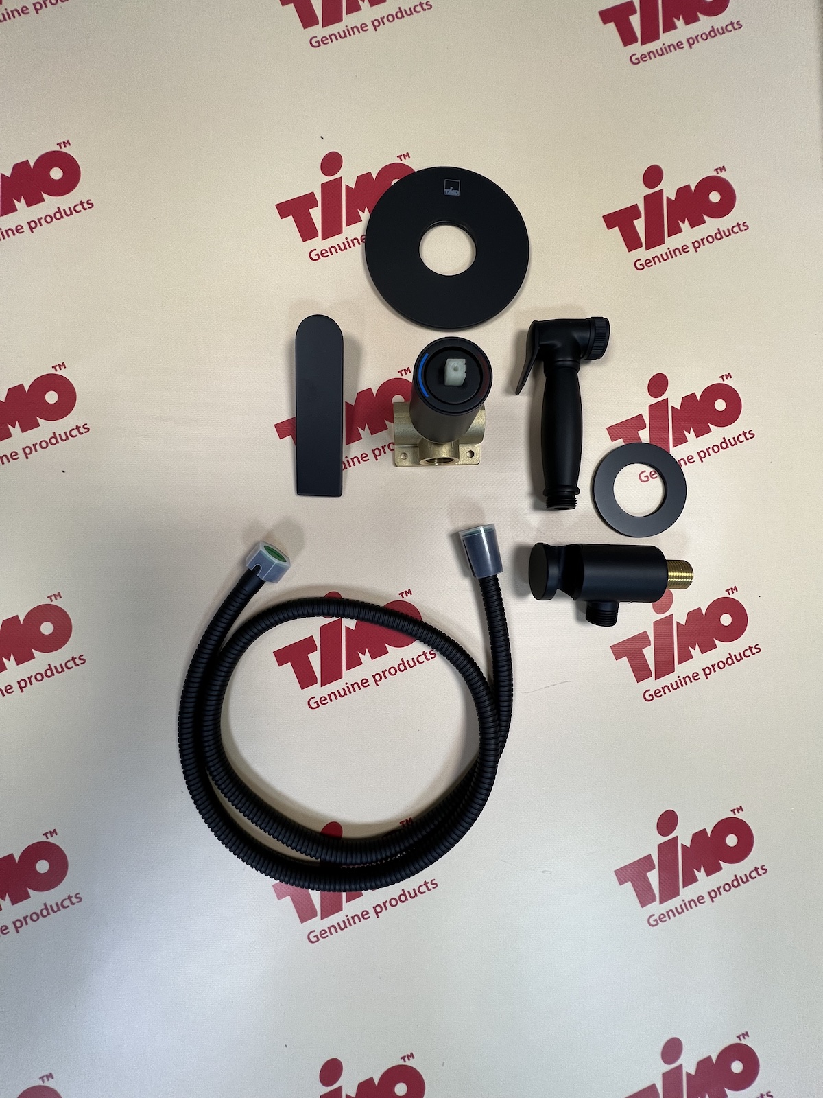 Приобрести смеситель встроенный с гигиеническим душем timo anni 2789/03sm черный