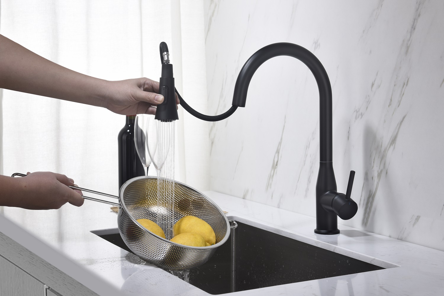 Приобрести смеситель для кухни с выдвижной лейкой timo saona 2336/03fl черный